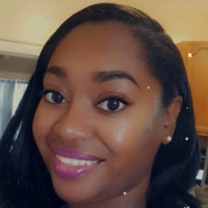 Meet your Posher, Adrienne